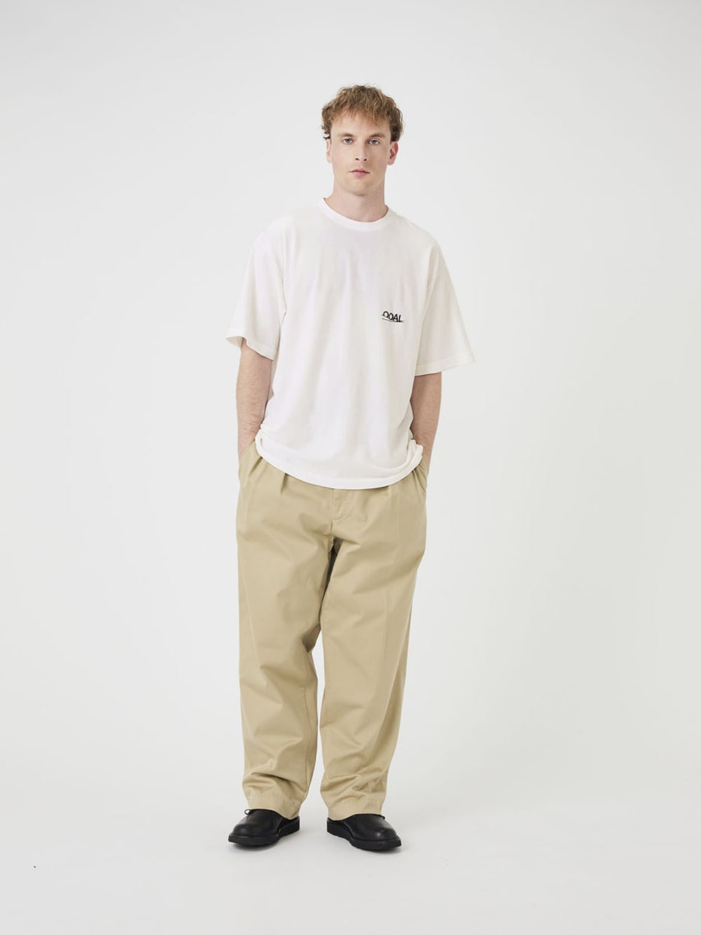 OOAL Graphic Tee - Off White X Penguin