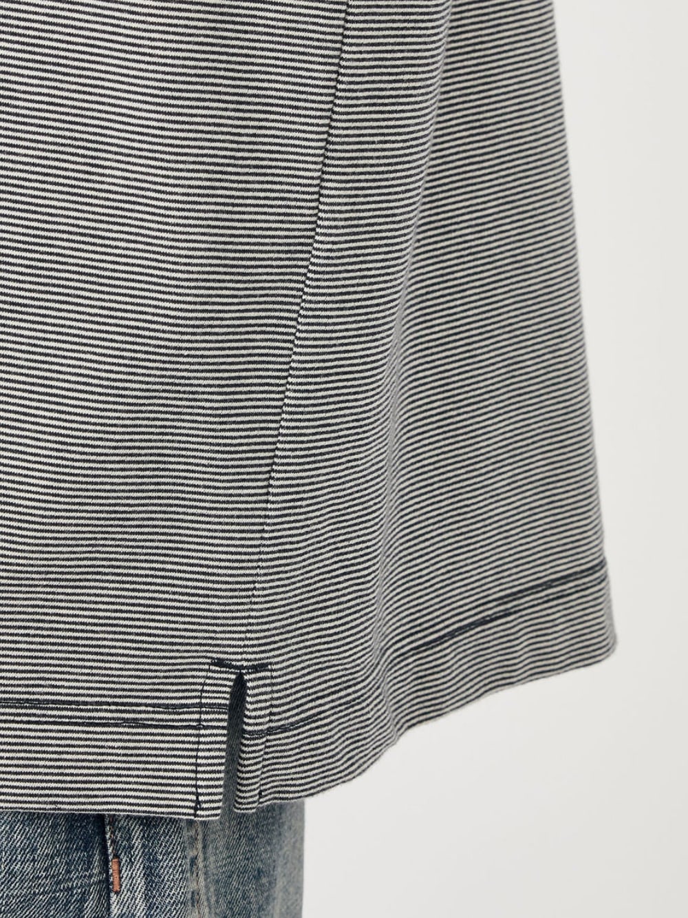 Micro Stripe Pocket Tee - Navy X White